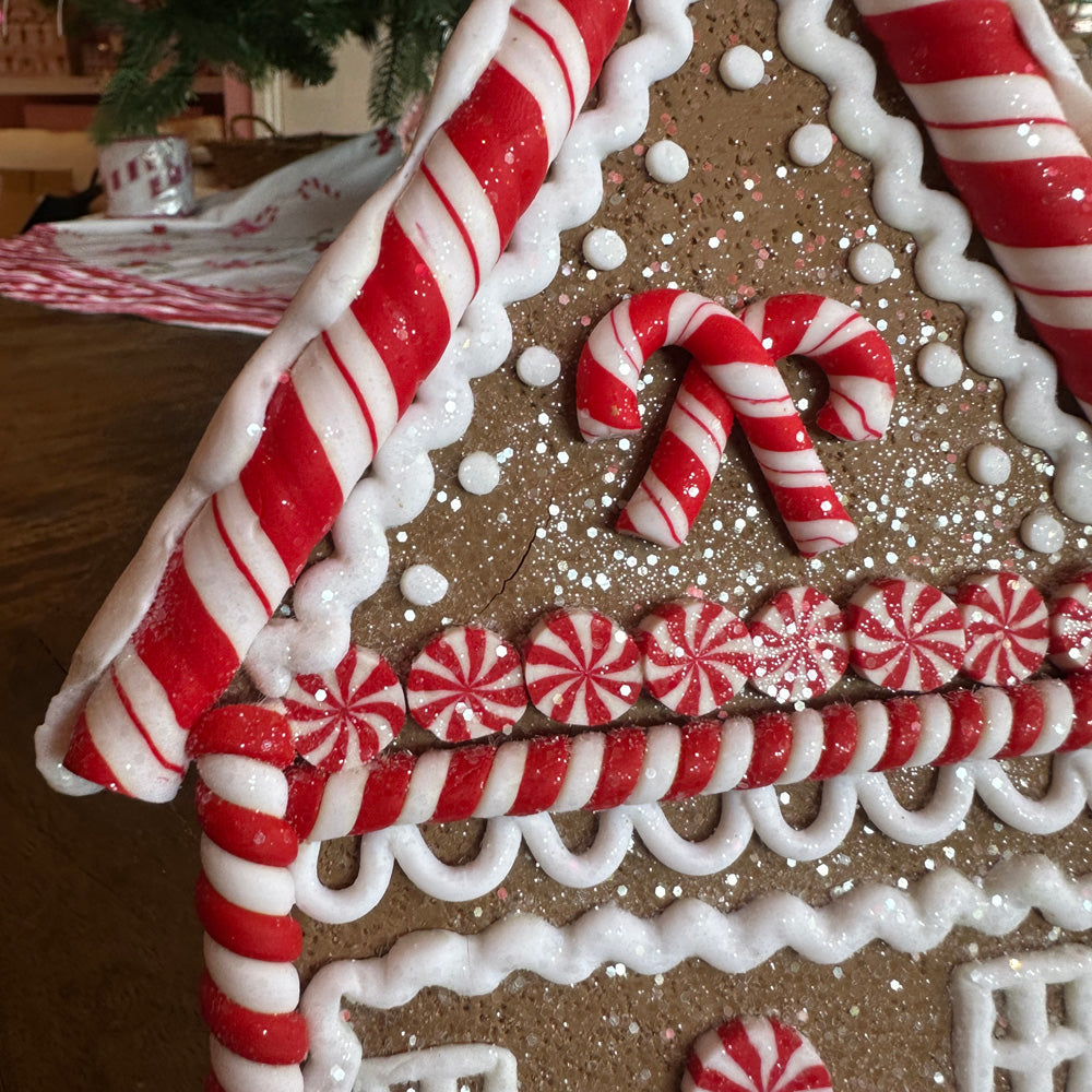 B-KEUZE: Viv! Christmas Kerstbeeld - Plat Gingerbread Huis van Klei met Sneeuwpop - bruin rood - 23cm