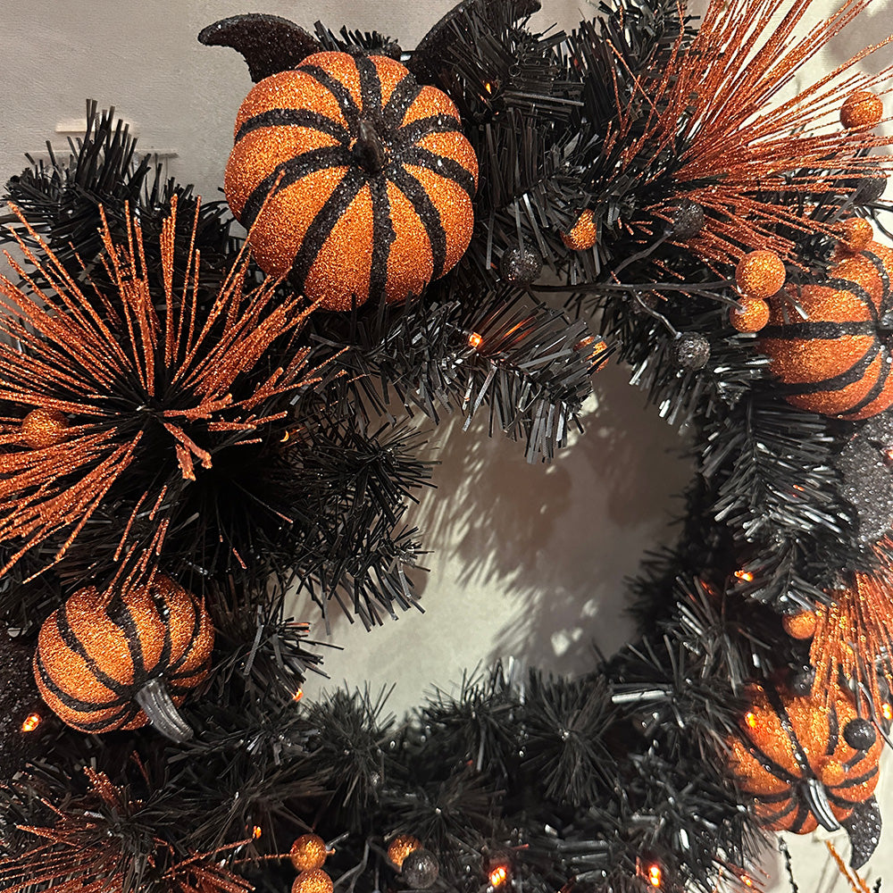 Viv! Christmas Halloween Decoration - Black Wreath with Pumpkins and Bats incl. LED Lighting - 51 cm