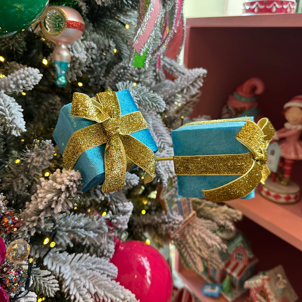 Viv! Christmas Weihnachtszweig - Samtgeschenke mit Schleife - Blau - 64 cm