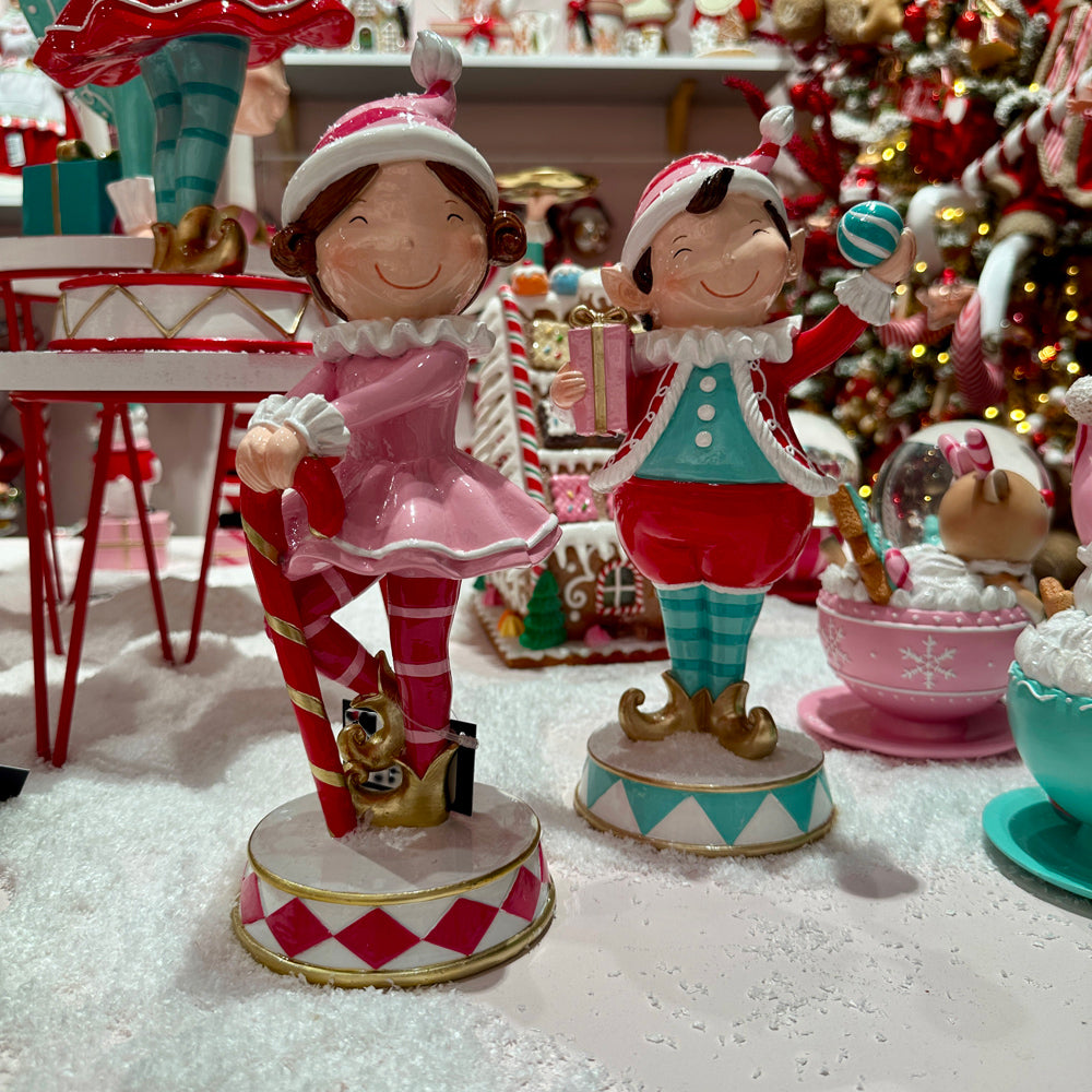 Viv! Christmas Kerstbeeld - Kerstelfjes met Cadeau en Zuurstok - set van 2 - roze rood - 29 & 28cm