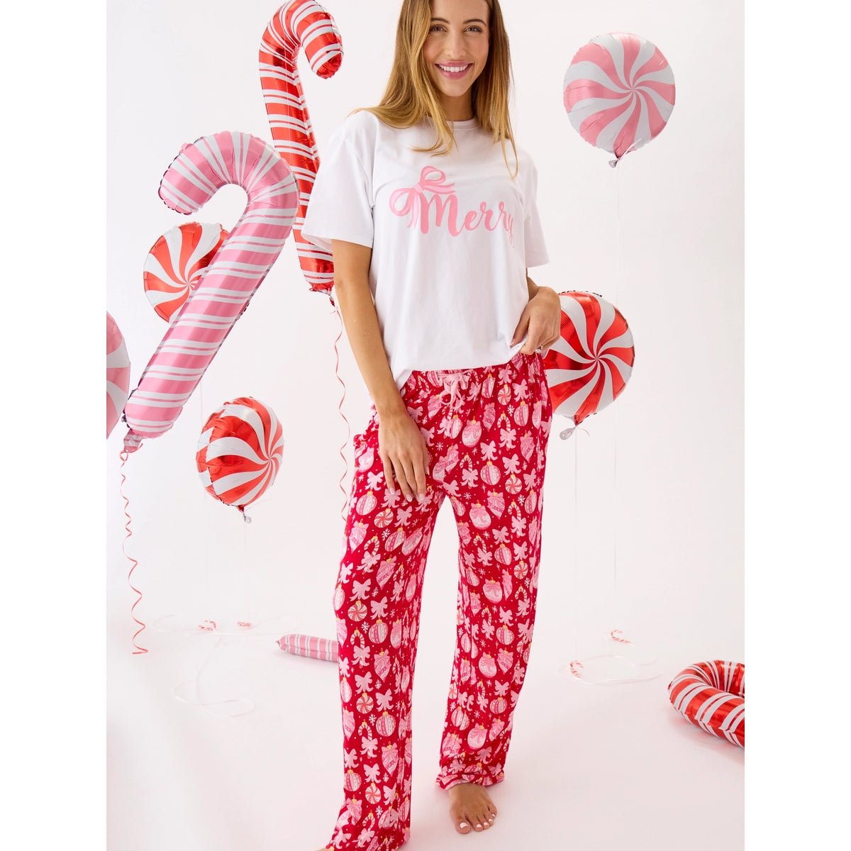 RuffleButts - Damen Weihnachts-Pyjamahose - Ornament Bows - Rot - Bambusviskose