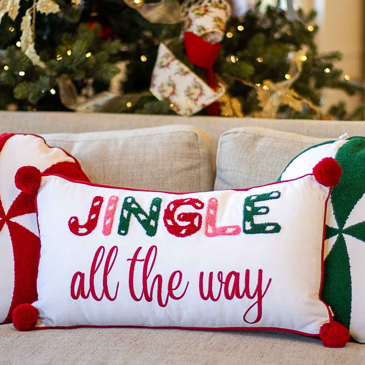 Viv! Christmas Kerst Kussen - 'Jingle All the Way' met Pompons - 61x33cm