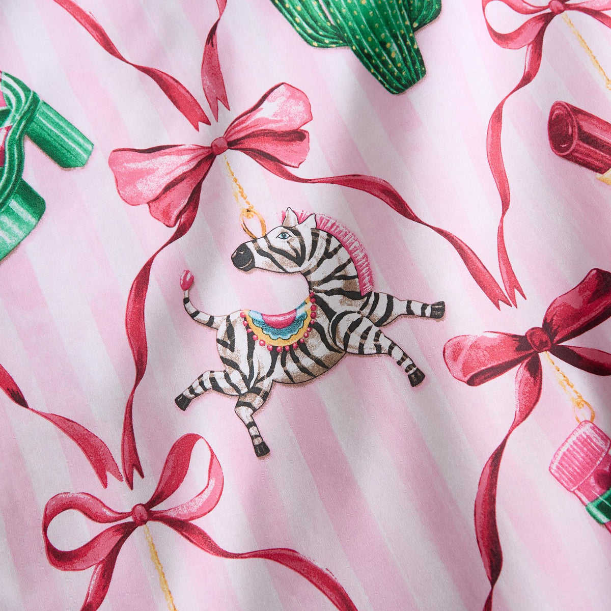 Viv! Christmas Duvet Cover Set - Christmas Kitsch Ornaments & Bows - Reversible