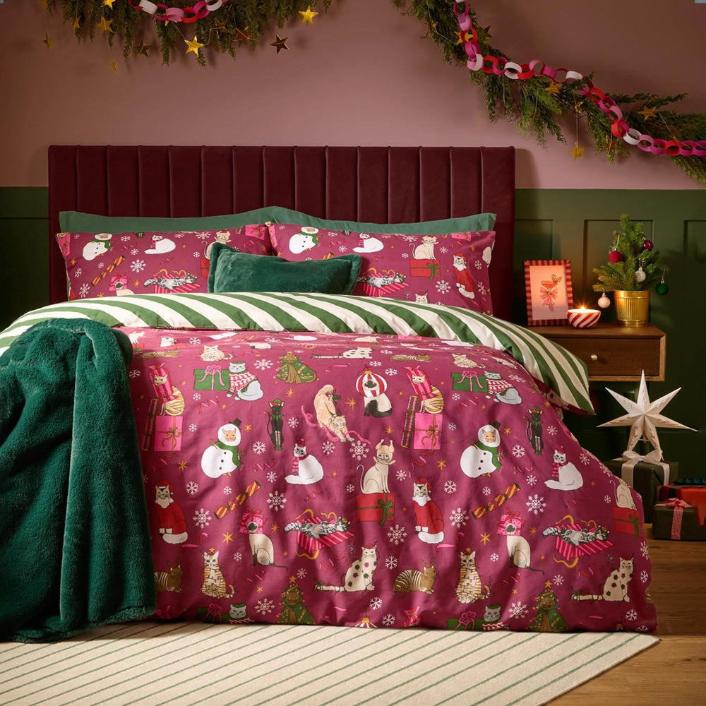 Viv! Christmas Duvet Cover - Feline Festive Purrgundy - Reversible | Delivery ± 2 weeks