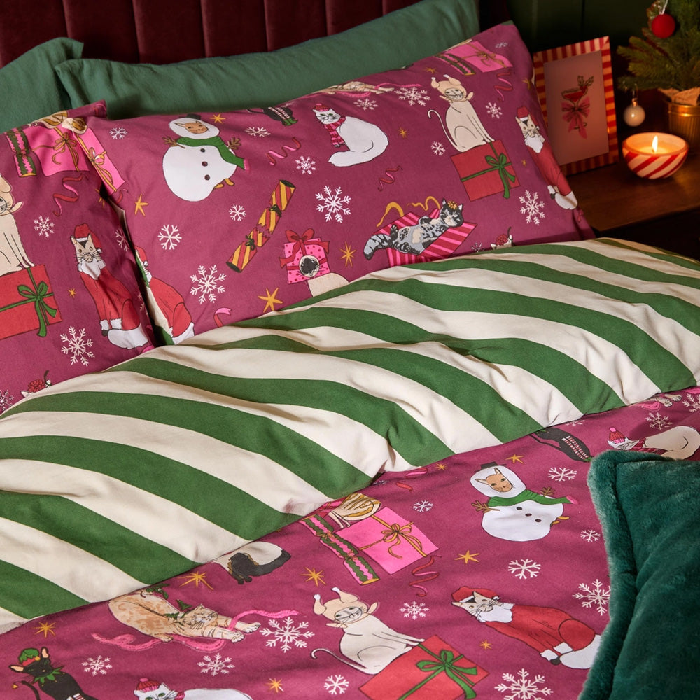 Viv! Christmas Duvet Cover - Feline Festive Purrgundy - Reversible | Delivery ± 2 weeks