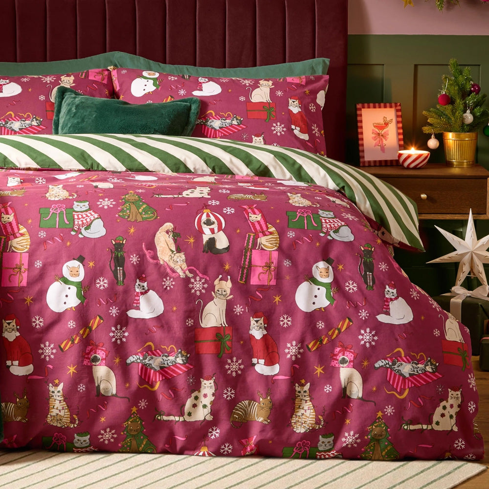 Viv! Christmas Duvet Cover - Feline Festive Purrgundy - Reversible | Delivery ± 2 weeks