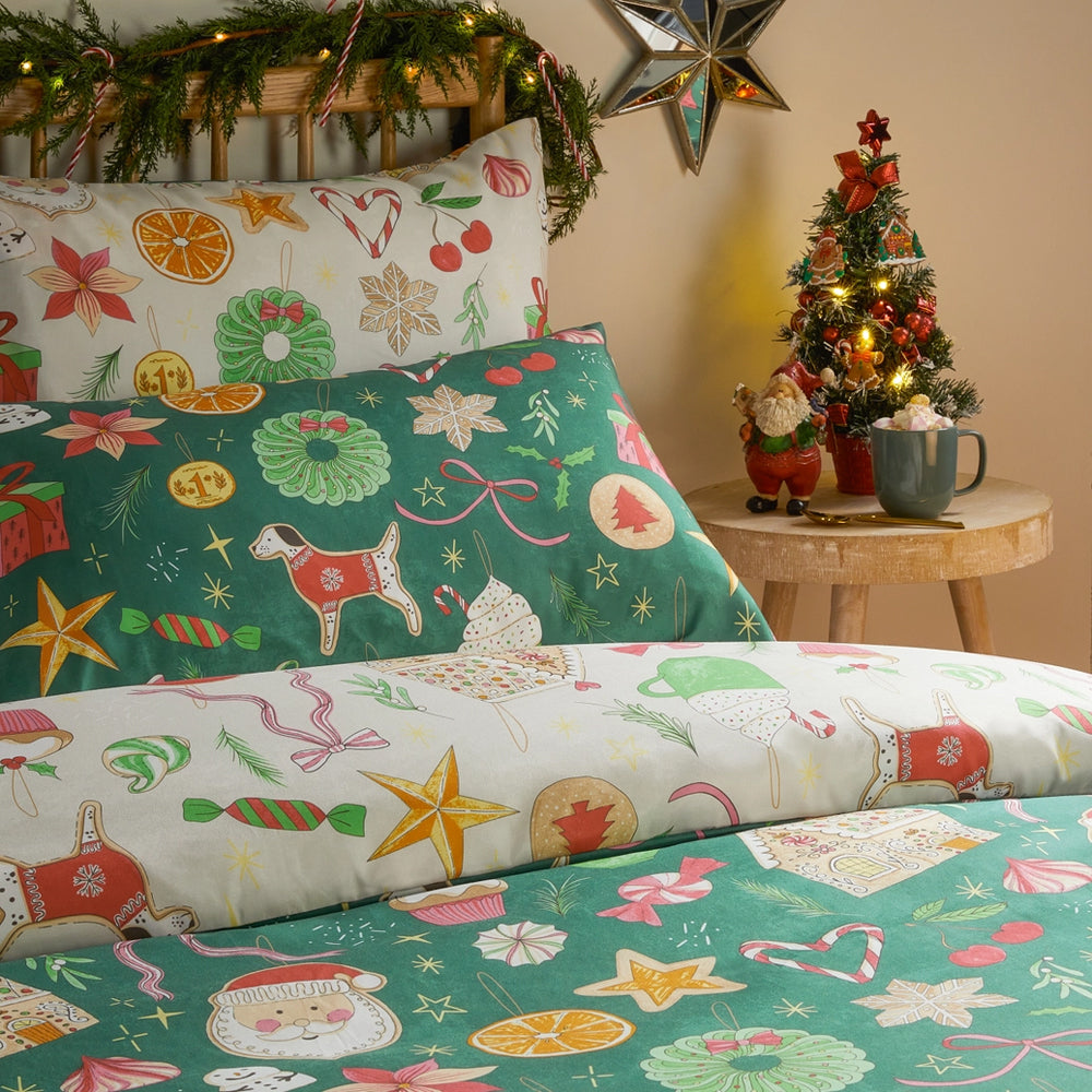 Viv! Christmas Duvet Cover Set - Festive Treats - Soft Touch - Reversible