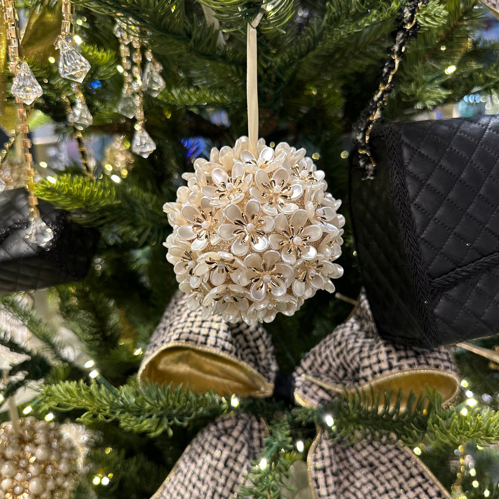 Viv! Christmas Bauble - Pearl Flowers - White Gold - 10 cm
