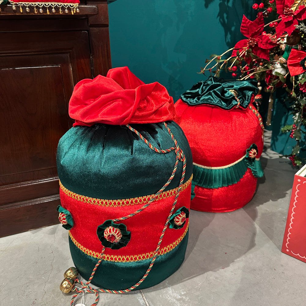 Goodwill M&G Christmas Tabletop Figure - Family Feast Gift Bags - Set of 2 - 32 cm