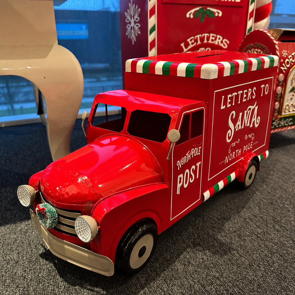 Viv! Christmas Kerstbeeld - Vrachtwagen Brievenbus incl. LED Verlichting - metaal - rood - 64cm