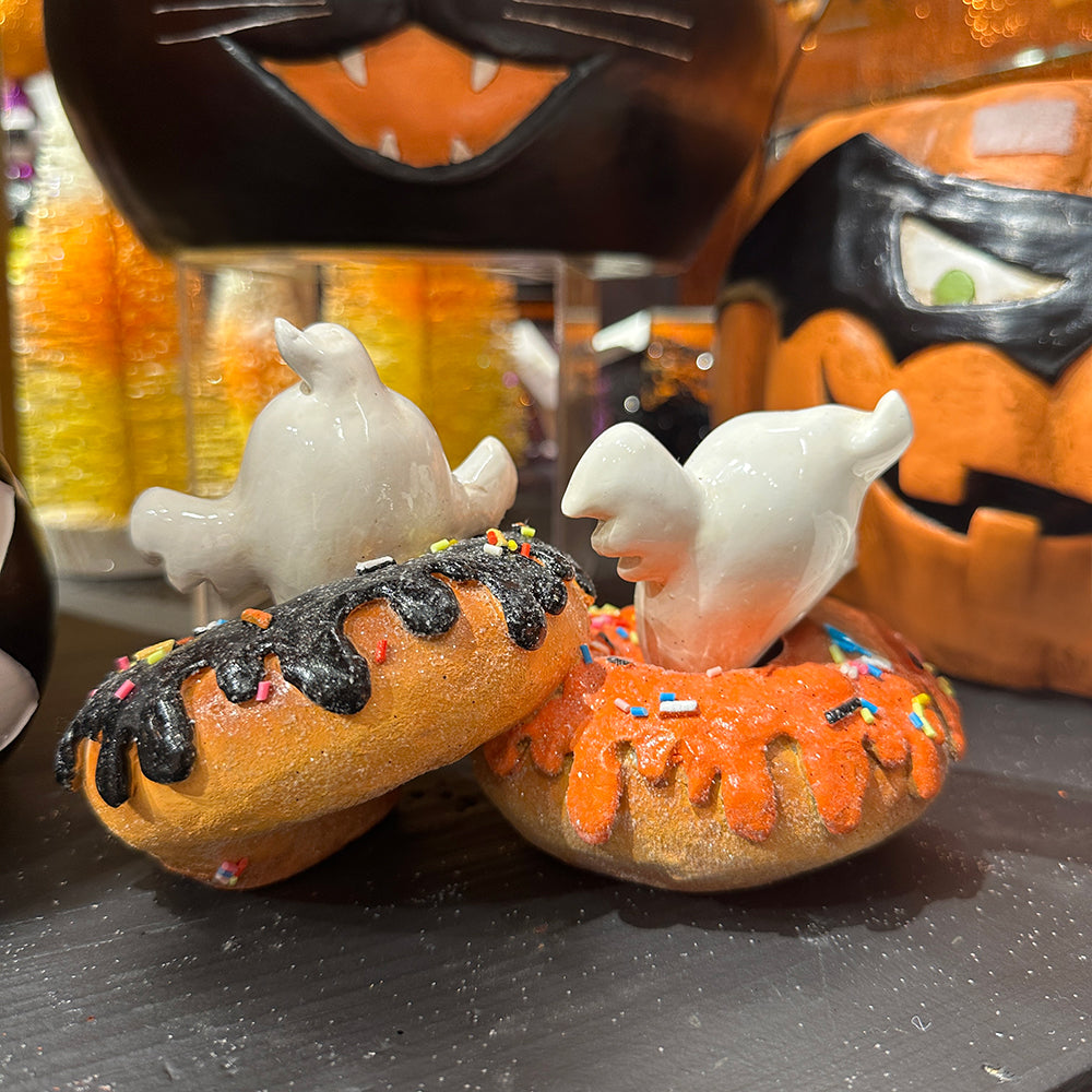 Viv! Christmas Halloween Tabletop Figurine - Ghosts with Donuts - 18 cm