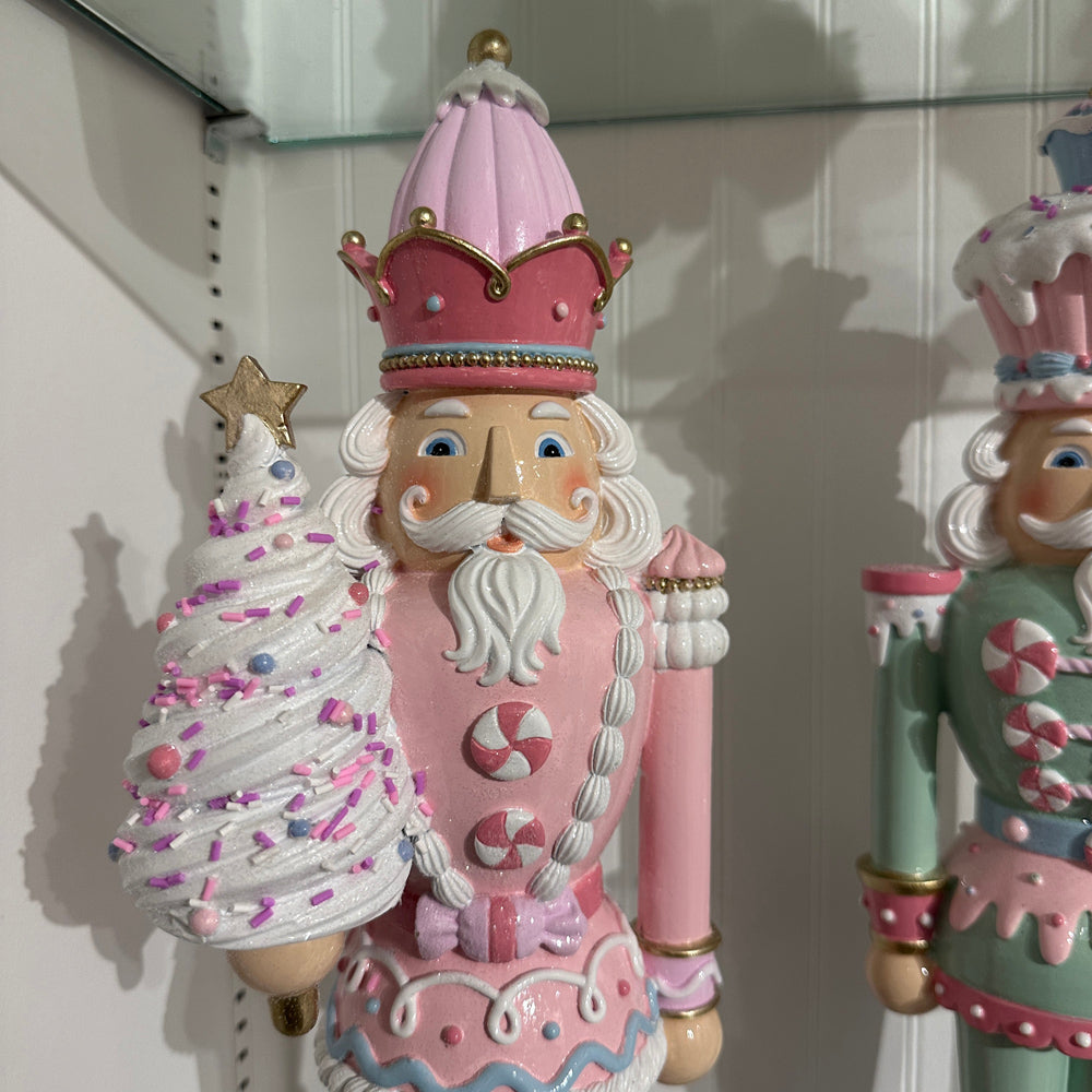 Viv! Christmas Kerstbeeld - Notenkraker met Desserts & Suikerdecoratie - set van 2 - pastel - 46cm