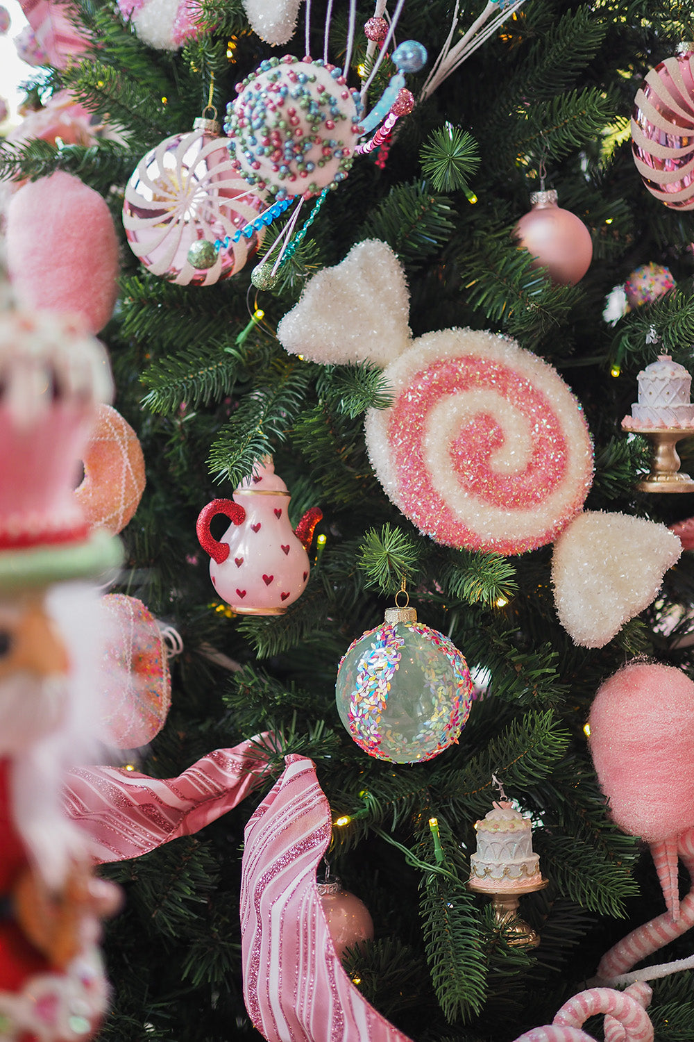 Viv! Christmas Kerstbal - Pepermunt Swirl Snoep Schijf - set van 2 - glas - roze wit - 10cm