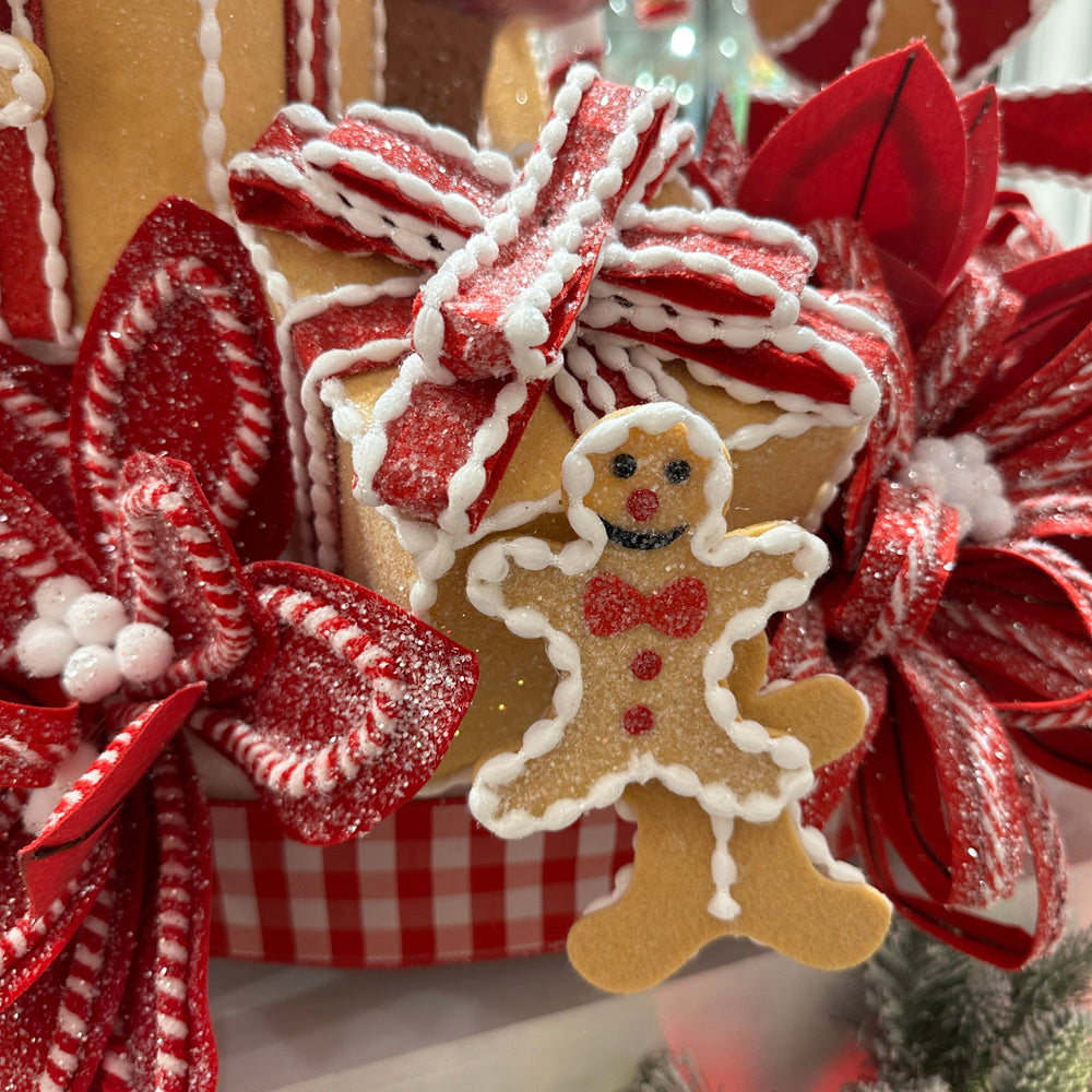 Viv! Christmas Kerstbeeld / Kerstboom Centerpiece - Gingerbread Cadeaubox met Strik - bruin rood - 13cm