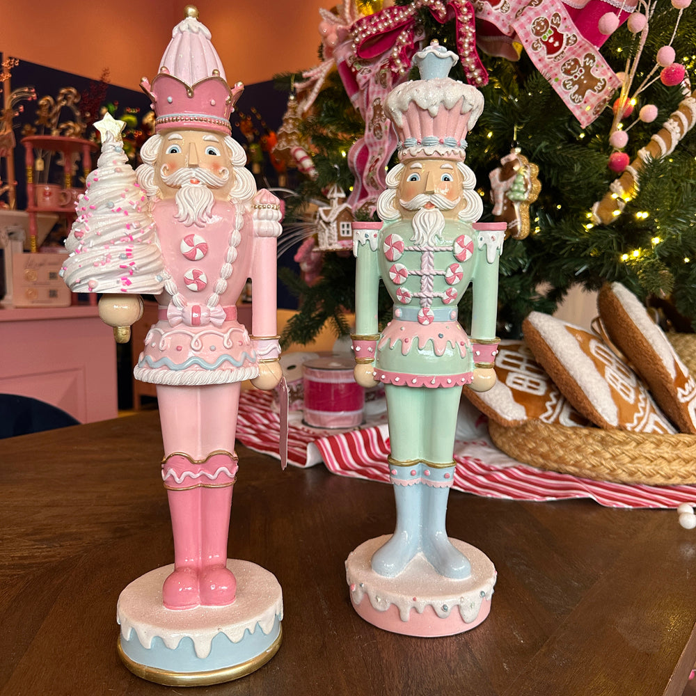 Viv! Christmas Kerstbeeld - Notenkraker met Desserts & Suikerdecoratie - set van 2 - pastel - 46cm
