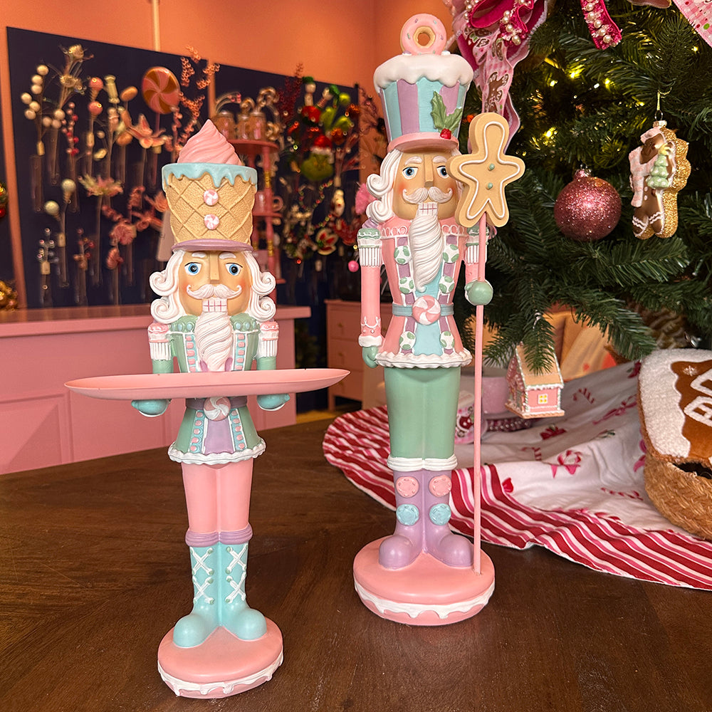 Viv! Christmas Kerstbeeld - Notenkraker met IJshoed & Dienblad - pastel roze - 41cm