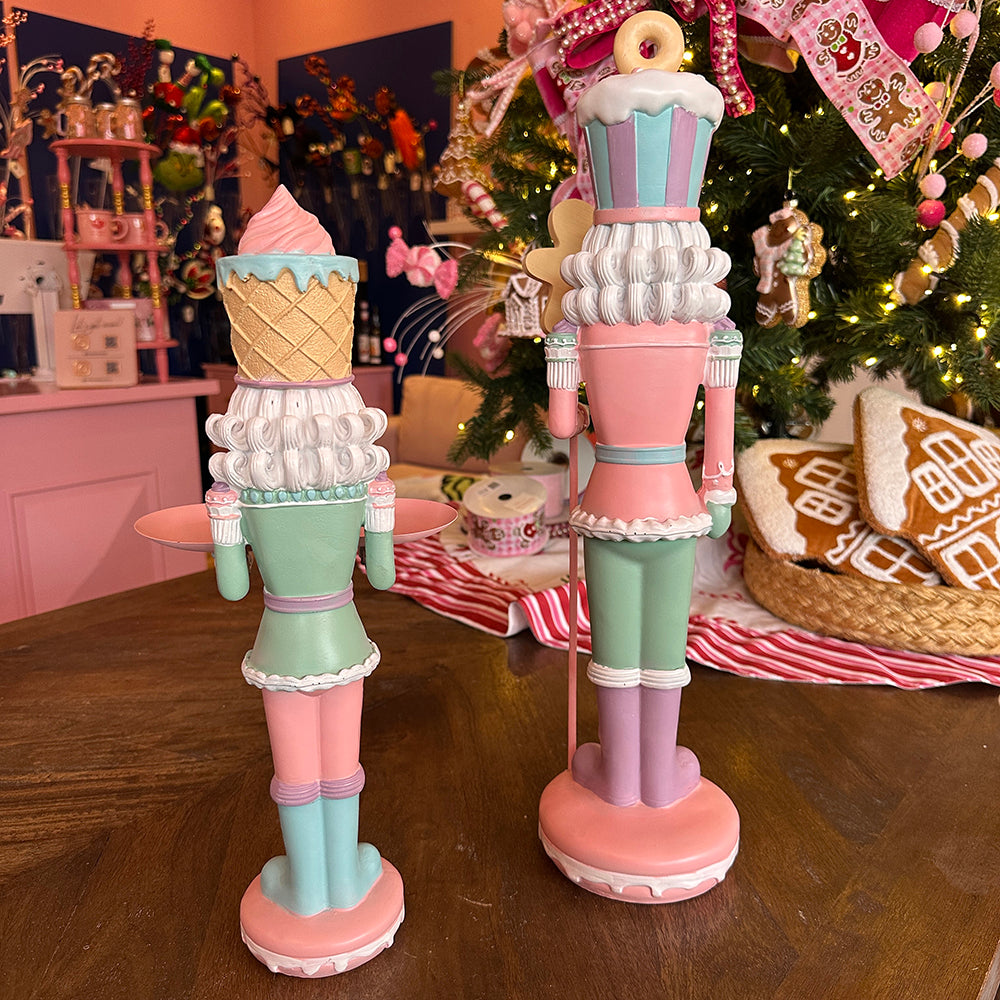 Viv! Christmas Kerstbeeld - Notenkraker met IJshoed & Dienblad - pastel roze - 41cm