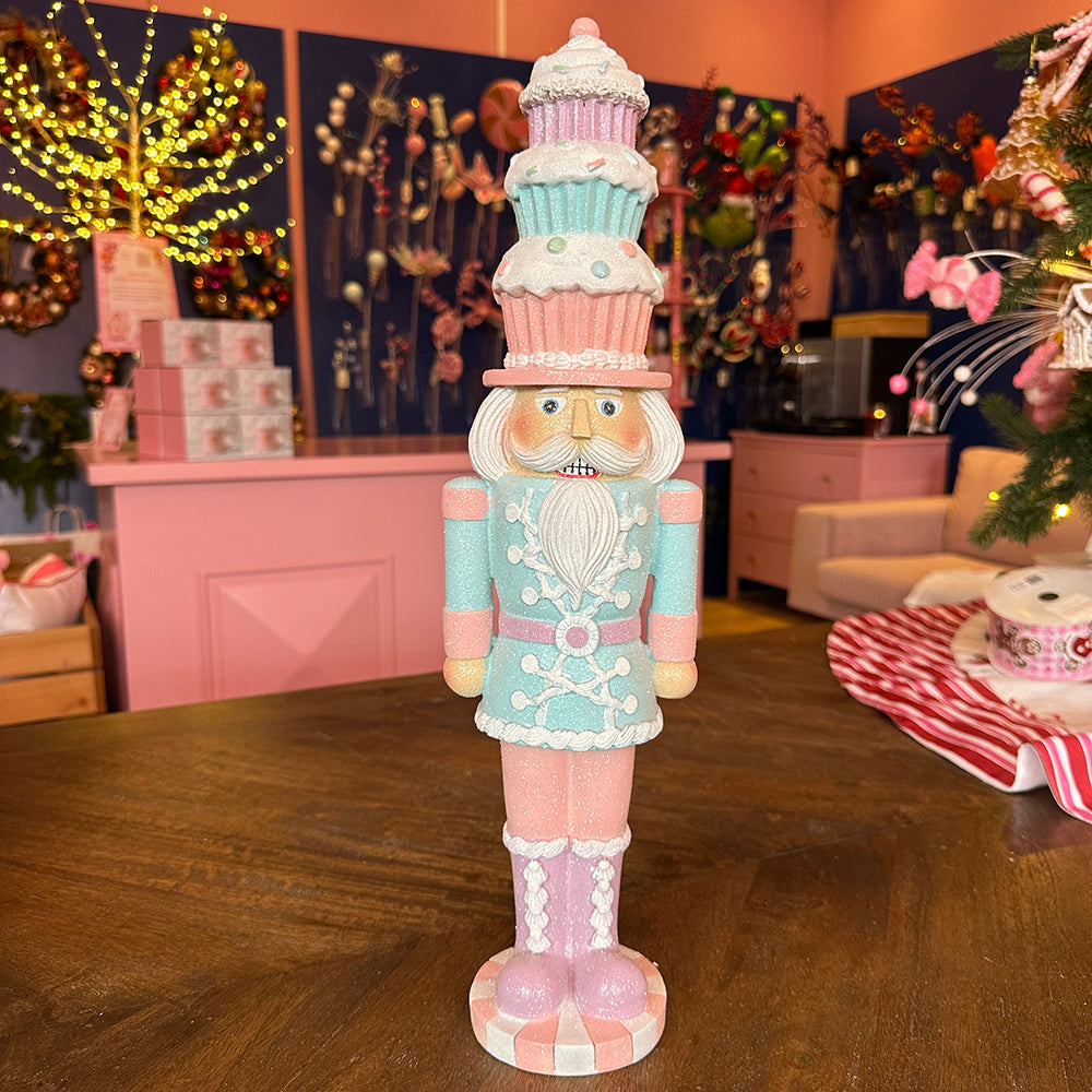 Viv! Christmas Kerstbeeld - Kerst Notenkraker met Cupcakes - pastel - roze blauw - 46cm