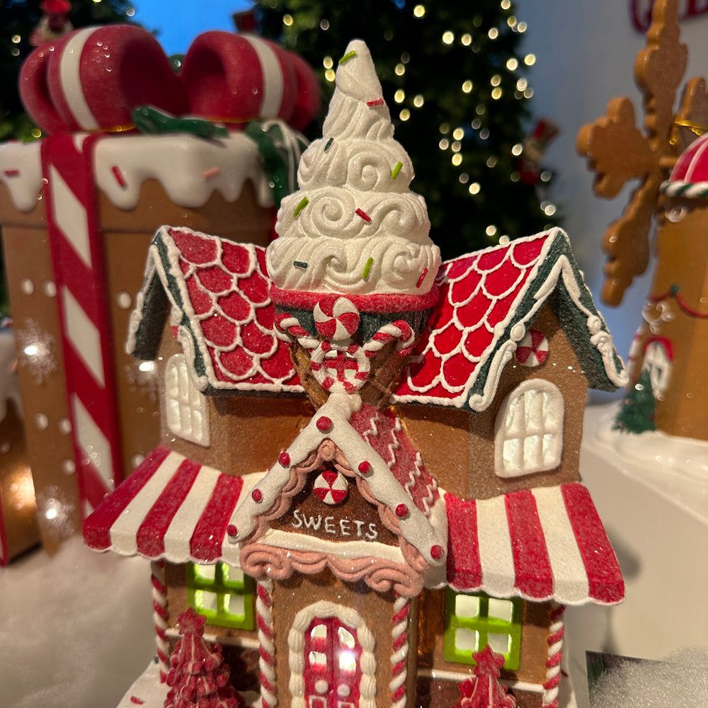 Viv! Christmas Kerstbeeld - Gingerbread 'Sweets' Huis incl. LED Verlichting - bruin rood - 29cm