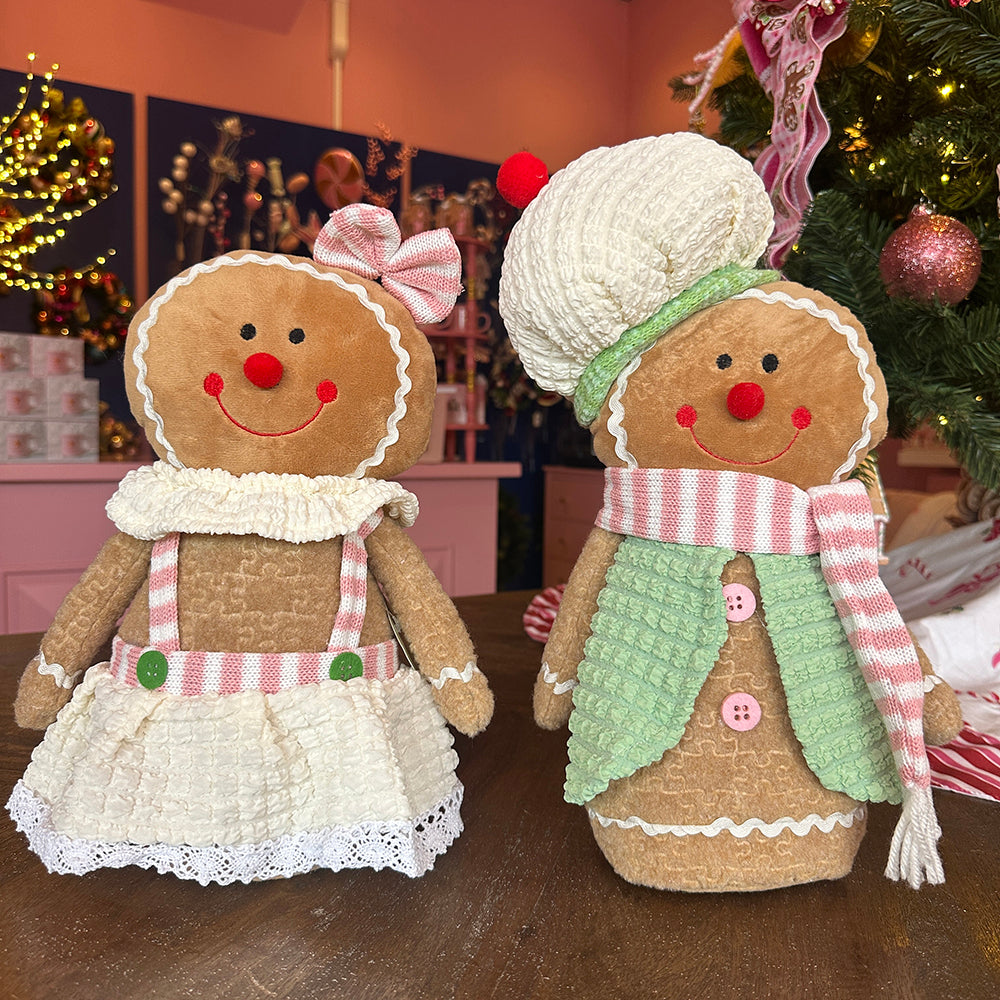 Viv! Christmas Kerstbeeld - Zittende Gingerbread Pop van Stof - set van 2 - pastel - roze groen - 32cm