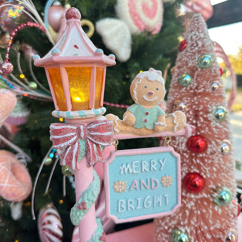 Viv! Christmas Kerstbeeld - Gingerbread Lantaarn incl. LED Verlichting - pastel - roze groen - 36cm