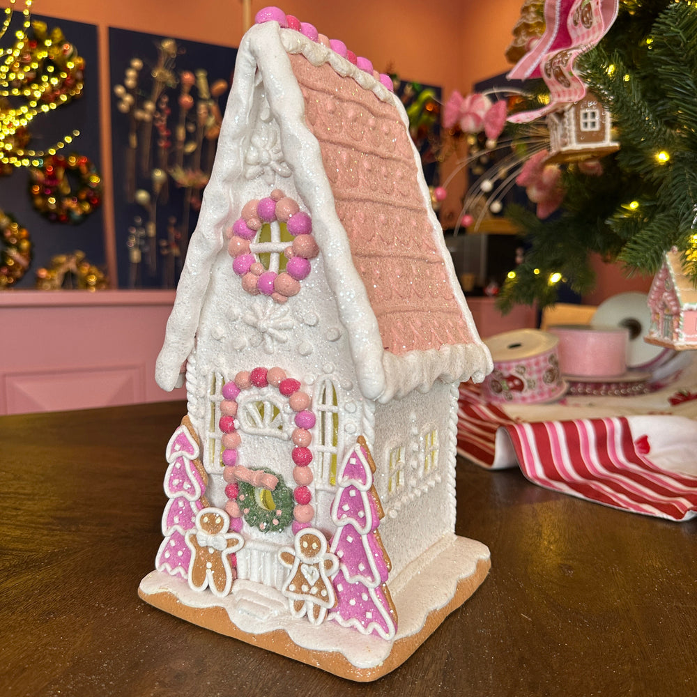 Viv! Christmas Kerstbeeld - Smal Gingerbread Huis van Klei met Roze Snoepdecoratie incl. LED Verlichting - roze wit - 30cm
