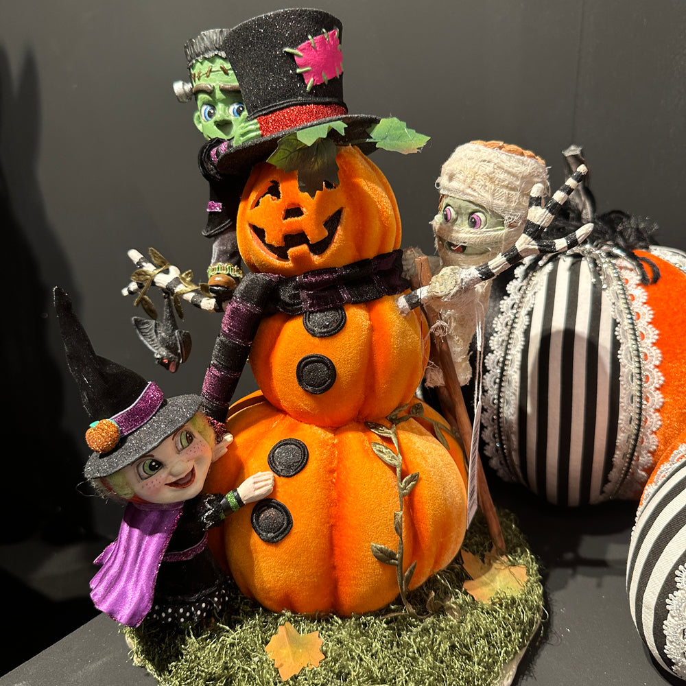 Katherine's Collection Halloween Beeld - Ghoulish Gathering - 'Ghouls Building Pumpkin Man' - 34cm