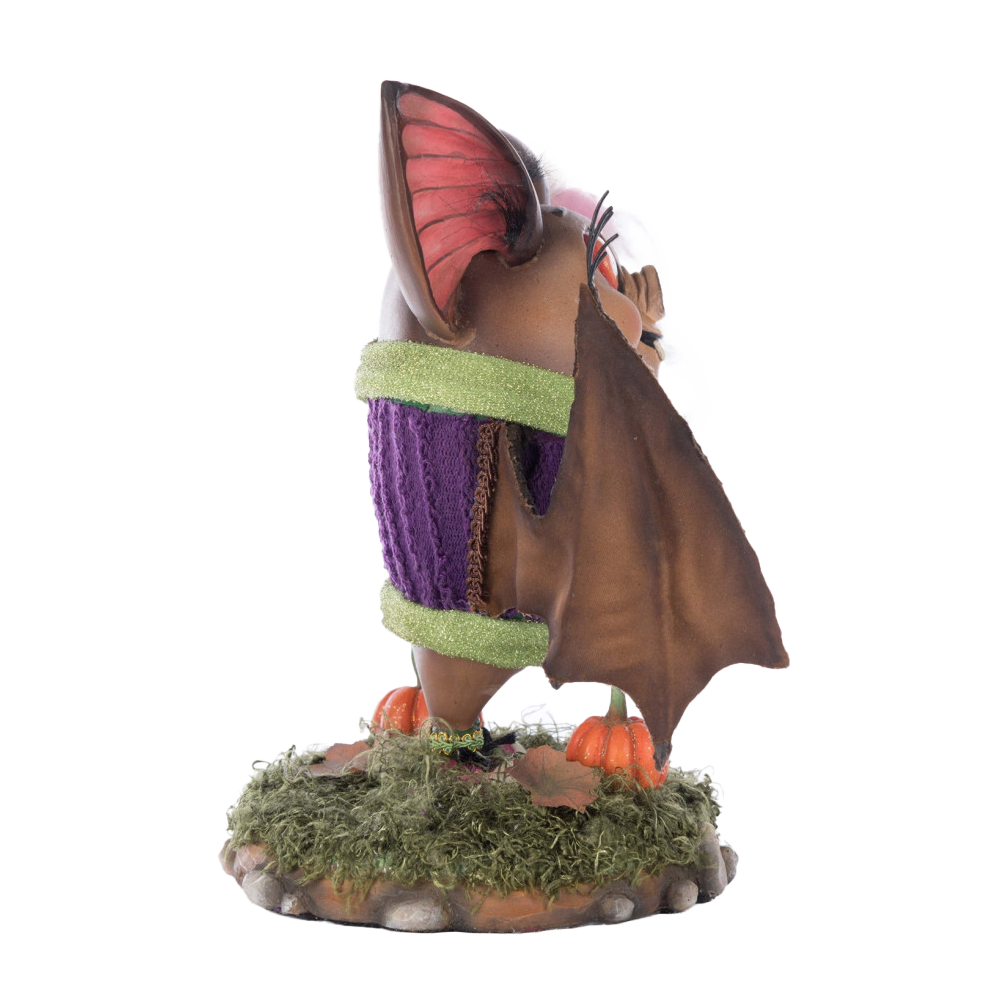 Katherine's Collection Halloween Beeld - Ghoulish Gatherings - 'Fangs the Bat in Sweater' - 25cm