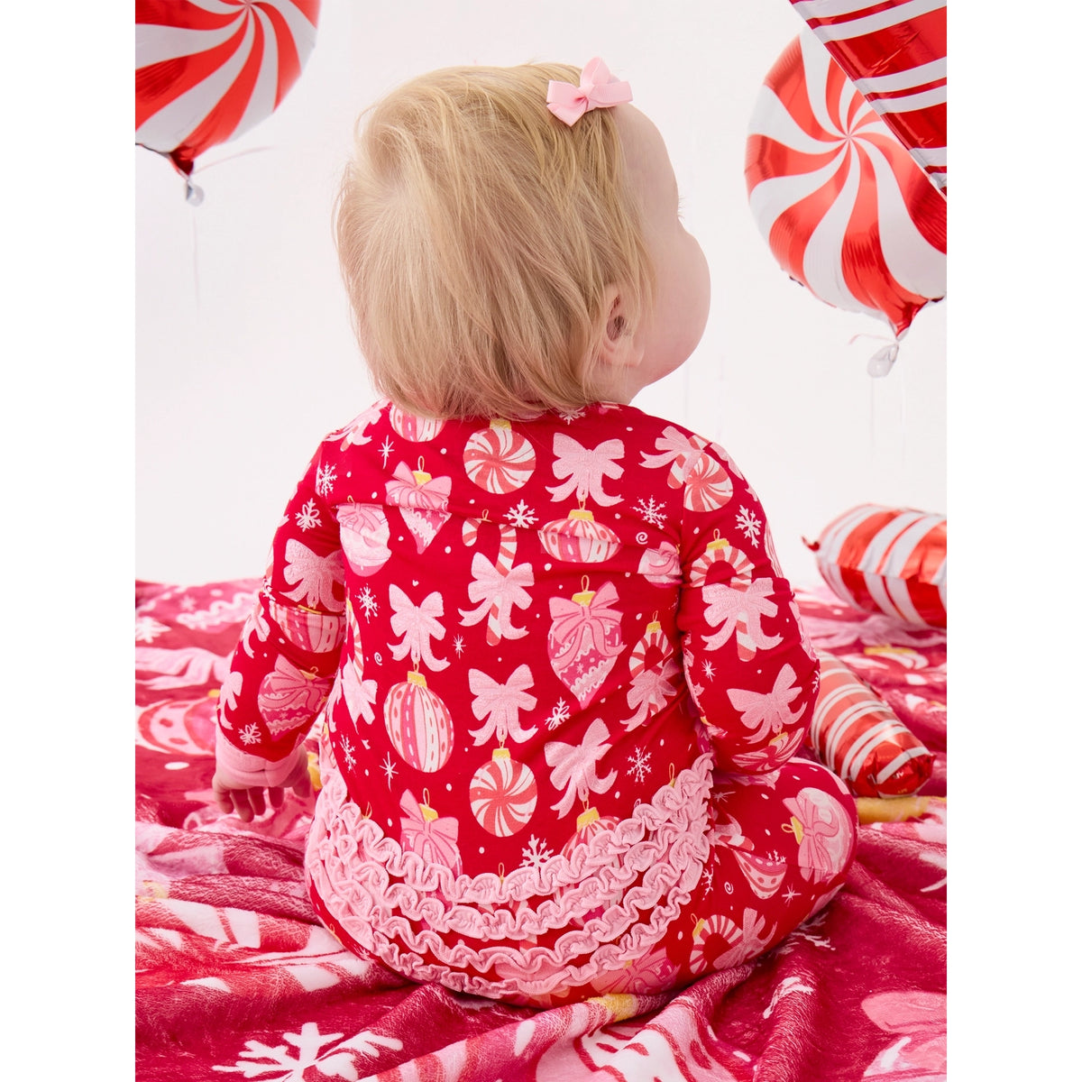 RuffleButts - Baby Meisjes Kerstpyjama met Rits - Ornament Bows - Rood - Bamboe Viscose