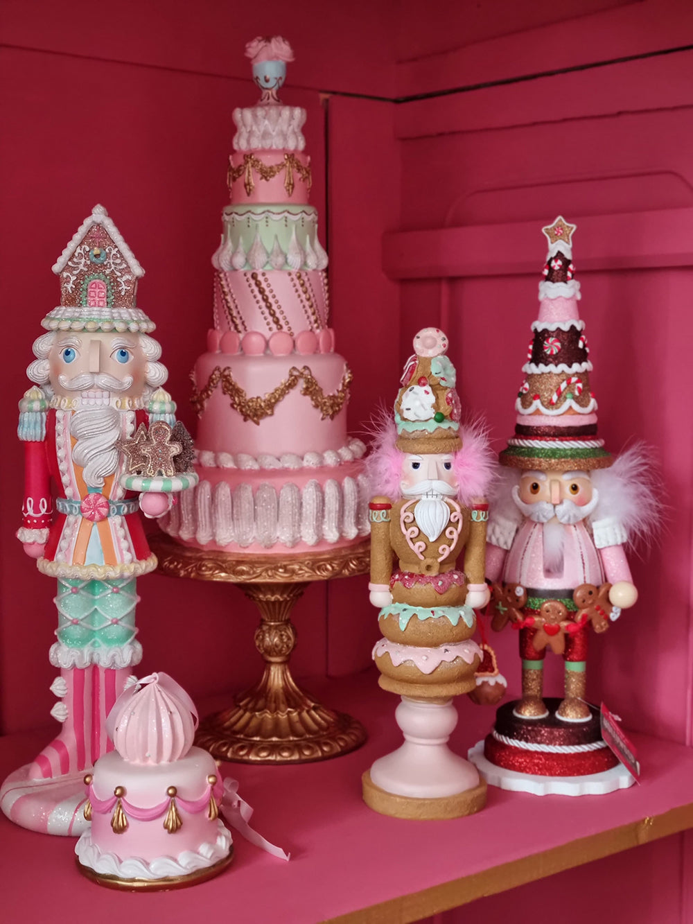 Viv! Christmas Kerstornament / Kerstbeeld - Gedecoreerde Gebakjes - groot - set van 6 - roze wit - 13cm