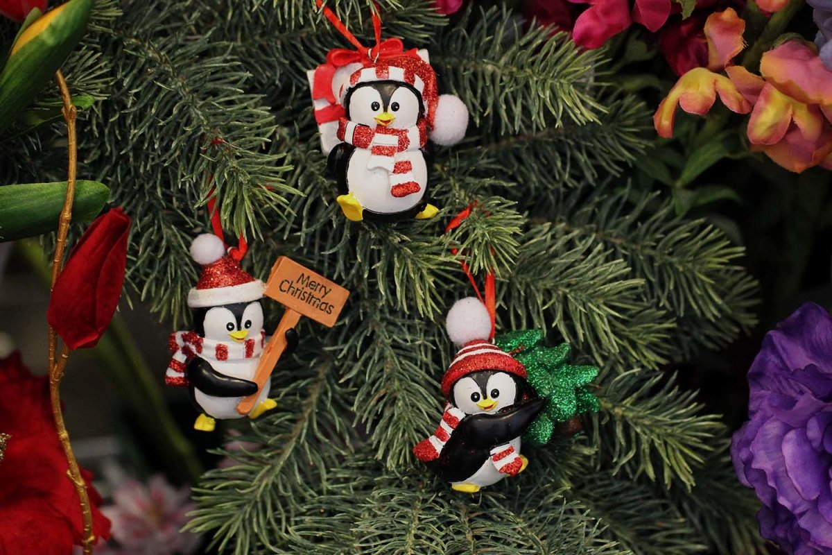 Kurt S. Adler Kerstornament - Pinguins met kerstboom - set van 3 - zwart rood - 7,5cm - Viv! Home Luxuries